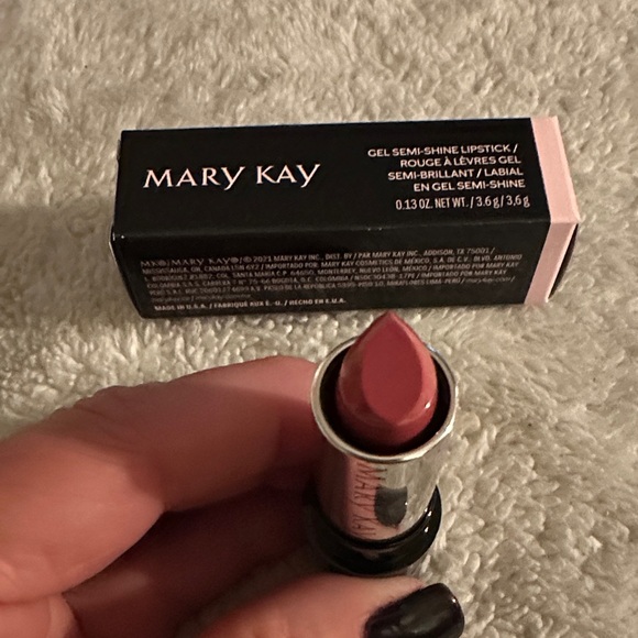 Mary Kay Raspberry Ice Lipstick - Picture 4 of 4